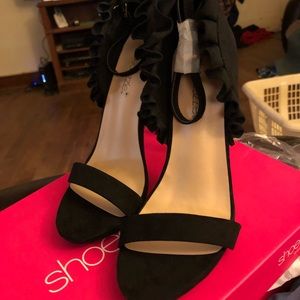 Shoe dazzle heels new never worn